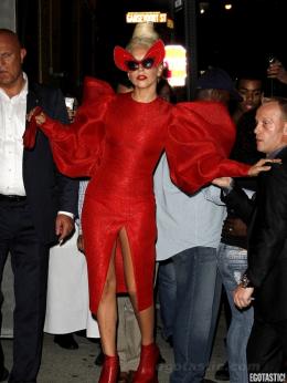 Lady Gaga Flashes Her Lady Cans